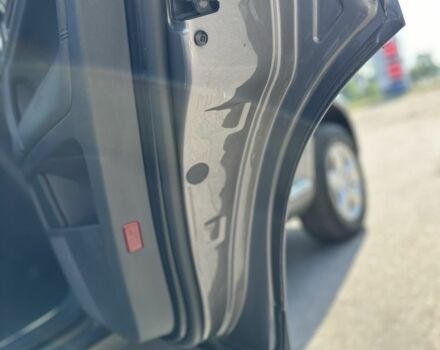 Серый Фольксваген Туарег, объемом двигателя 3 л и пробегом 230 тыс. км за 12500 $, фото 11 на Automoto.ua