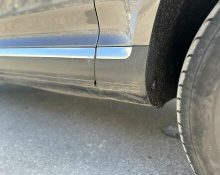 Серый Фольксваген Туарег, объемом двигателя 3 л и пробегом 230 тыс. км за 12500 $, фото 10 на Automoto.ua