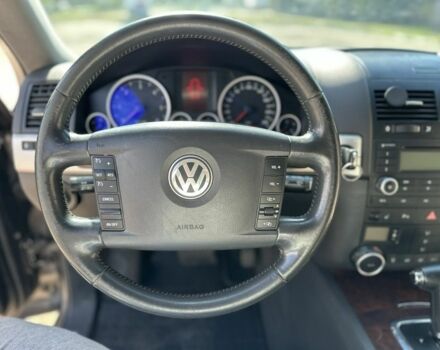 Серый Фольксваген Туарег, объемом двигателя 3 л и пробегом 230 тыс. км за 12500 $, фото 20 на Automoto.ua