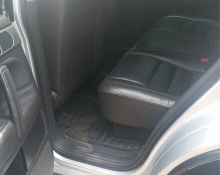 Серый Фольксваген Туарег, объемом двигателя 2.5 л и пробегом 260 тыс. км за 7600 $, фото 4 на Automoto.ua