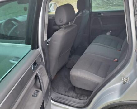 Серый Фольксваген Туарег, объемом двигателя 2.5 л и пробегом 360 тыс. км за 7200 $, фото 6 на Automoto.ua