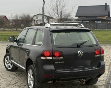 Серый Фольксваген Туарег, объемом двигателя 2.5 л и пробегом 380 тыс. км за 5492 $, фото 3 на Automoto.ua