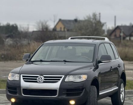 Серый Фольксваген Туарег, объемом двигателя 2.5 л и пробегом 380 тыс. км за 5492 $, фото 1 на Automoto.ua