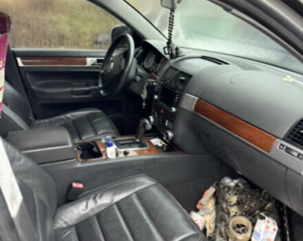 Серый Фольксваген Туарег, объемом двигателя 3.19 л и пробегом 222 тыс. км за 2999 $, фото 9 на Automoto.ua