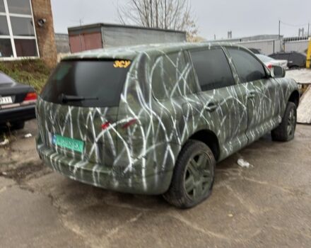 Серый Фольксваген Туарег, объемом двигателя 3.2 л и пробегом 222 тыс. км за 3100 $, фото 1 на Automoto.ua