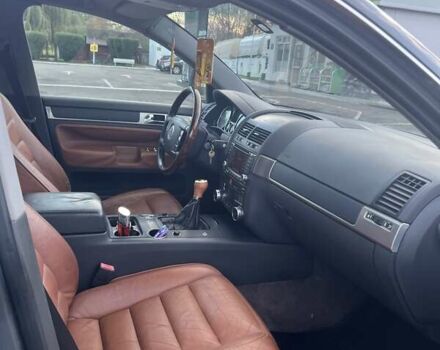 Сірий Фольксваген Туарег, об'ємом двигуна 2.5 л та пробігом 300 тис. км за 5617 $, фото 6 на Automoto.ua