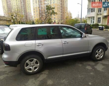 Серый Фольксваген Туарег, объемом двигателя 2.46 л и пробегом 300 тыс. км за 7499 $, фото 5 на Automoto.ua