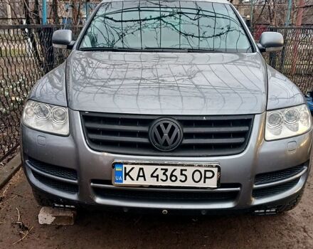 Серый Фольксваген Туарег, объемом двигателя 2.5 л и пробегом 278 тыс. км за 7200 $, фото 3 на Automoto.ua