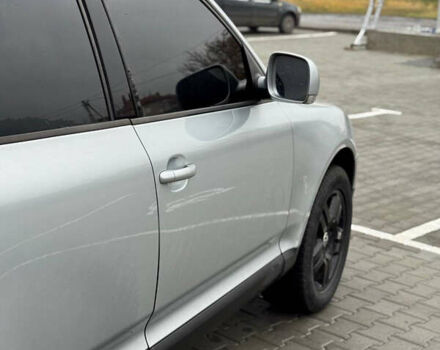 Серый Фольксваген Туарег, объемом двигателя 3.2 л и пробегом 320 тыс. км за 6100 $, фото 5 на Automoto.ua