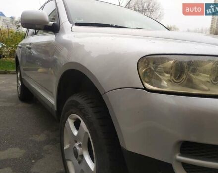 Серый Фольксваген Туарег, объемом двигателя 2.46 л и пробегом 300 тыс. км за 7499 $, фото 9 на Automoto.ua