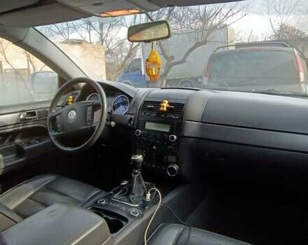 Сірий Фольксваген Туарег, об'ємом двигуна 2.5 л та пробігом 260 тис. км за 7300 $, фото 3 на Automoto.ua