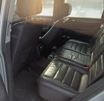 Сірий Фольксваген Туарег, об'ємом двигуна 2.5 л та пробігом 260 тис. км за 7300 $, фото 2 на Automoto.ua