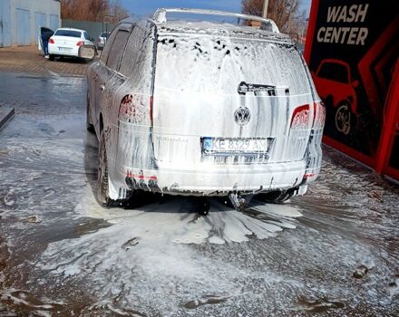 Серый Фольксваген Туарег, объемом двигателя 2.5 л и пробегом 278 тыс. км за 7200 $, фото 1 на Automoto.ua