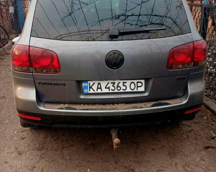 Серый Фольксваген Туарег, объемом двигателя 2.5 л и пробегом 278 тыс. км за 7200 $, фото 2 на Automoto.ua