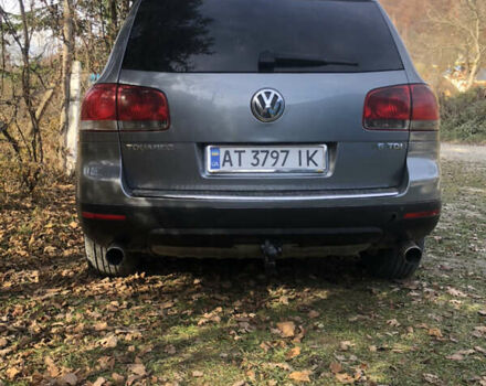 Сірий Фольксваген Туарег, об'ємом двигуна 2.46 л та пробігом 372 тис. км за 5600 $, фото 2 на Automoto.ua