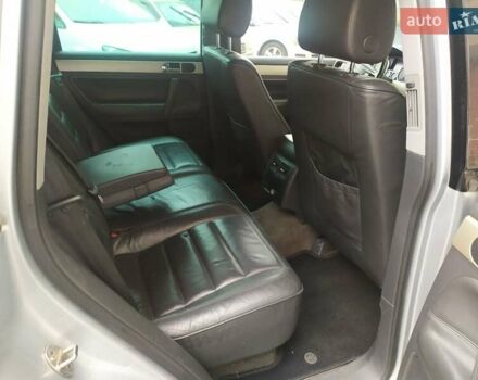 Серый Фольксваген Туарег, объемом двигателя 2.46 л и пробегом 300 тыс. км за 7499 $, фото 30 на Automoto.ua