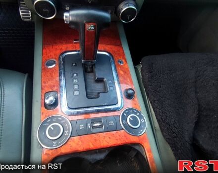 Серый Фольксваген Туарег, объемом двигателя 4.9 л и пробегом 260 тыс. км за 6000 $, фото 3 на Automoto.ua