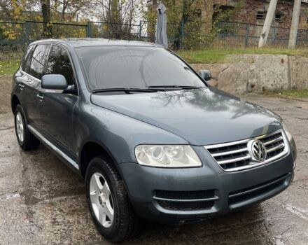 Серый Фольксваген Туарег, объемом двигателя 2.5 л и пробегом 280 тыс. км за 5299 $, фото 2 на Automoto.ua