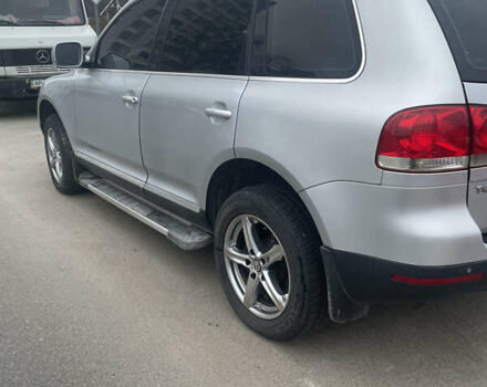 Серый Фольксваген Туарег, объемом двигателя 3.19 л и пробегом 230 тыс. км за 7200 $, фото 5 на Automoto.ua