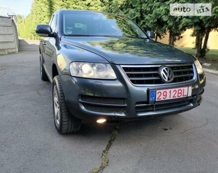 Серый Фольксваген Туарег, объемом двигателя 0 л и пробегом 230 тыс. км за 5900 $, фото 4 на Automoto.ua