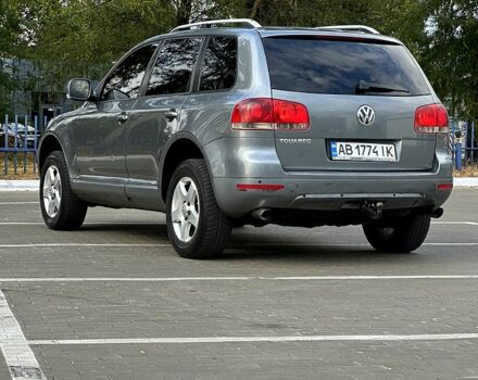 Серый Фольксваген Туарег, объемом двигателя 2.5 л и пробегом 340 тыс. км за 7200 $, фото 2 на Automoto.ua