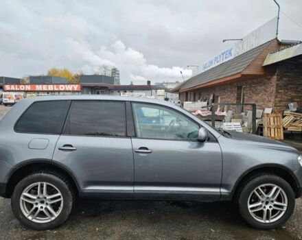 Серый Фольксваген Туарег, объемом двигателя 2.5 л и пробегом 296 тыс. км за 2600 $, фото 3 на Automoto.ua