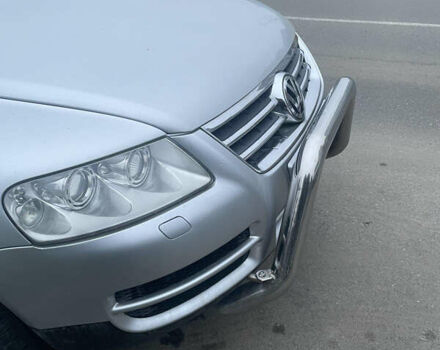 Серый Фольксваген Туарег, объемом двигателя 3.19 л и пробегом 230 тыс. км за 7200 $, фото 1 на Automoto.ua