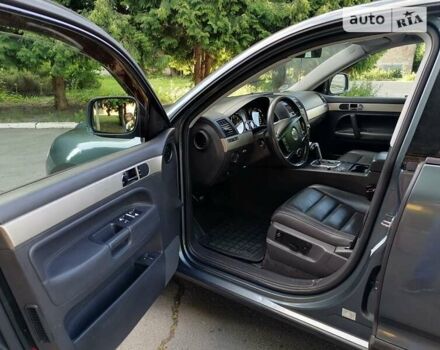 Серый Фольксваген Туарег, объемом двигателя 0 л и пробегом 230 тыс. км за 5900 $, фото 41 на Automoto.ua