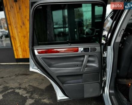 Серый Фольксваген Туарег, объемом двигателя 4.2 л и пробегом 309 тыс. км за 6999 $, фото 19 на Automoto.ua