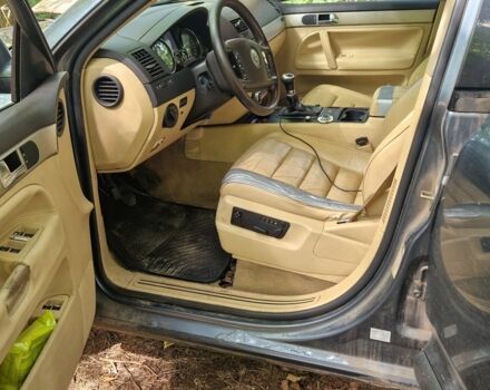 Сірий Фольксваген Туарег, об'ємом двигуна 2.5 л та пробігом 310 тис. км за 3650 $, фото 19 на Automoto.ua