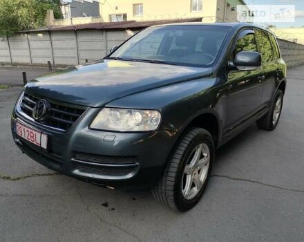 Серый Фольксваген Туарег, объемом двигателя 0 л и пробегом 230 тыс. км за 5900 $, фото 2 на Automoto.ua