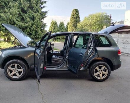 Серый Фольксваген Туарег, объемом двигателя 0 л и пробегом 230 тыс. км за 5900 $, фото 58 на Automoto.ua