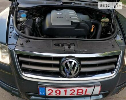 Серый Фольксваген Туарег, объемом двигателя 0 л и пробегом 230 тыс. км за 5900 $, фото 56 на Automoto.ua