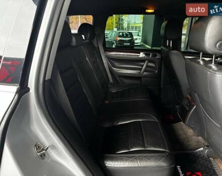 Серый Фольксваген Туарег, объемом двигателя 4.2 л и пробегом 309 тыс. км за 6999 $, фото 18 на Automoto.ua