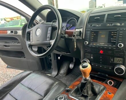 Серый Фольксваген Туарег, объемом двигателя 2.5 л и пробегом 333 тыс. км за 7440 $, фото 37 на Automoto.ua