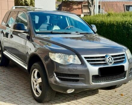 Серый Фольксваген Туарег, объемом двигателя 3 л и пробегом 213 тыс. км за 3455 $, фото 1 на Automoto.ua