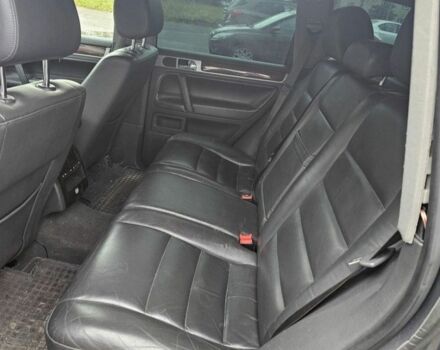 Серый Фольксваген Туарег, объемом двигателя 2.5 л и пробегом 296 тыс. км за 2600 $, фото 6 на Automoto.ua