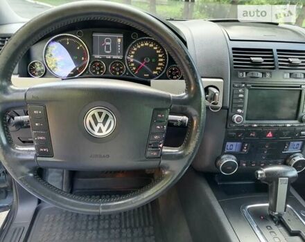 Серый Фольксваген Туарег, объемом двигателя 0 л и пробегом 230 тыс. км за 5900 $, фото 44 на Automoto.ua