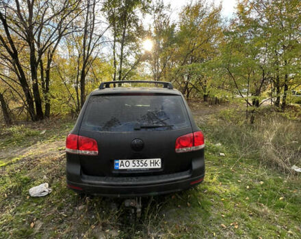 Серый Фольксваген Туарег, объемом двигателя 2.5 л и пробегом 313 тыс. км за 6000 $, фото 3 на Automoto.ua