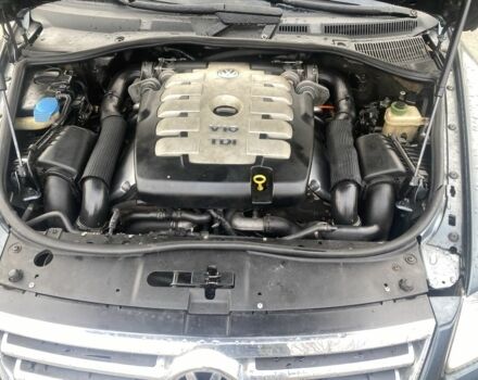 Сірий Фольксваген Туарег, об'ємом двигуна 5 л та пробігом 320 тис. км за 4000 $, фото 8 на Automoto.ua