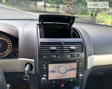 Серый Фольксваген Туарег, объемом двигателя 0 л и пробегом 230 тыс. км за 5900 $, фото 43 на Automoto.ua