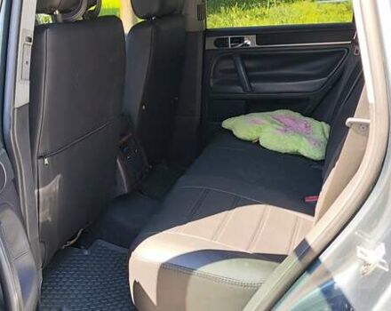 Серый Фольксваген Туарег, объемом двигателя 3.19 л и пробегом 503 тыс. км за 7700 $, фото 9 на Automoto.ua