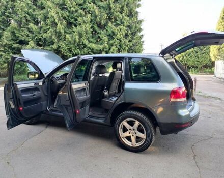 Серый Фольксваген Туарег, объемом двигателя 0 л и пробегом 230 тыс. км за 5900 $, фото 27 на Automoto.ua