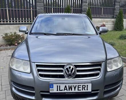 Серый Фольксваген Туарег, объемом двигателя 2.46 л и пробегом 331 тыс. км за 8500 $, фото 3 на Automoto.ua