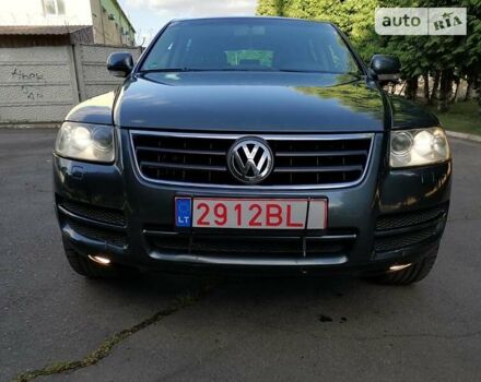 Серый Фольксваген Туарег, объемом двигателя 0 л и пробегом 230 тыс. км за 5900 $, фото 3 на Automoto.ua
