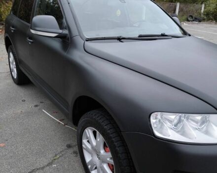 Серый Фольксваген Туарег, объемом двигателя 3 л и пробегом 371 тыс. км за 8500 $, фото 7 на Automoto.ua