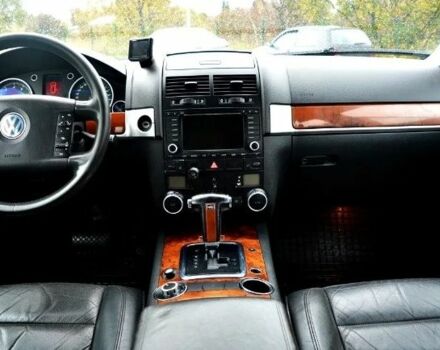 Серый Фольксваген Туарег, объемом двигателя 2 л и пробегом 1 тыс. км за 3200 $, фото 5 на Automoto.ua