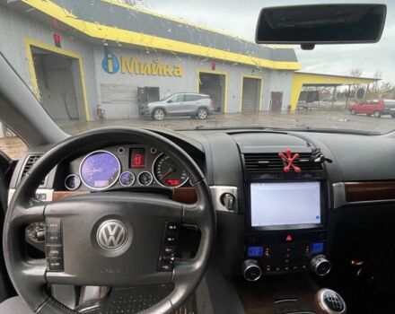 Серый Фольксваген Туарег, объемом двигателя 2.5 л и пробегом 280 тыс. км за 5299 $, фото 7 на Automoto.ua