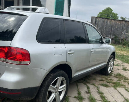 Серый Фольксваген Туарег, объемом двигателя 2.97 л и пробегом 400 тыс. км за 9300 $, фото 8 на Automoto.ua