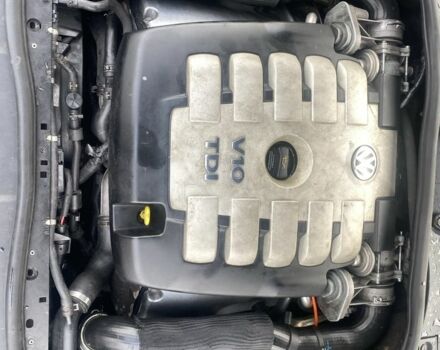 Сірий Фольксваген Туарег, об'ємом двигуна 5 л та пробігом 320 тис. км за 4000 $, фото 11 на Automoto.ua